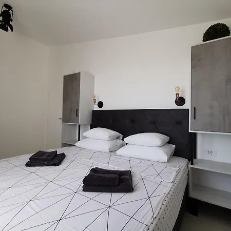 Beautiful Apartments Near The City Center Novalja Exterior photo