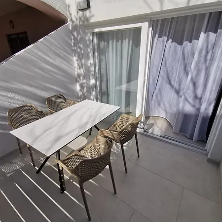 Beautiful Apartments Near The City Center Novalja Exterior photo