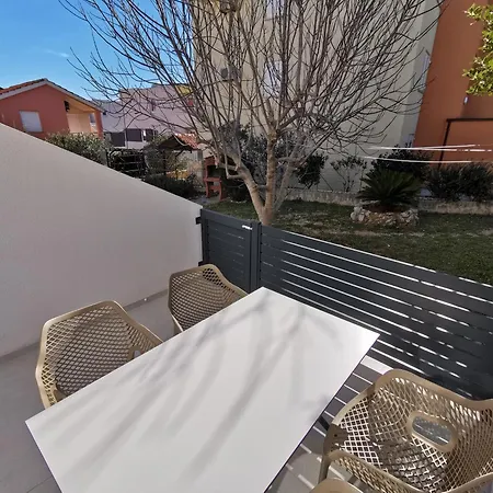Beautiful Apartments Near The City Center Novalja Exterior photo